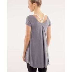 Lululemon Gray Be Me Tee Short Sleeve Sweater Flowy Top Women's size Small